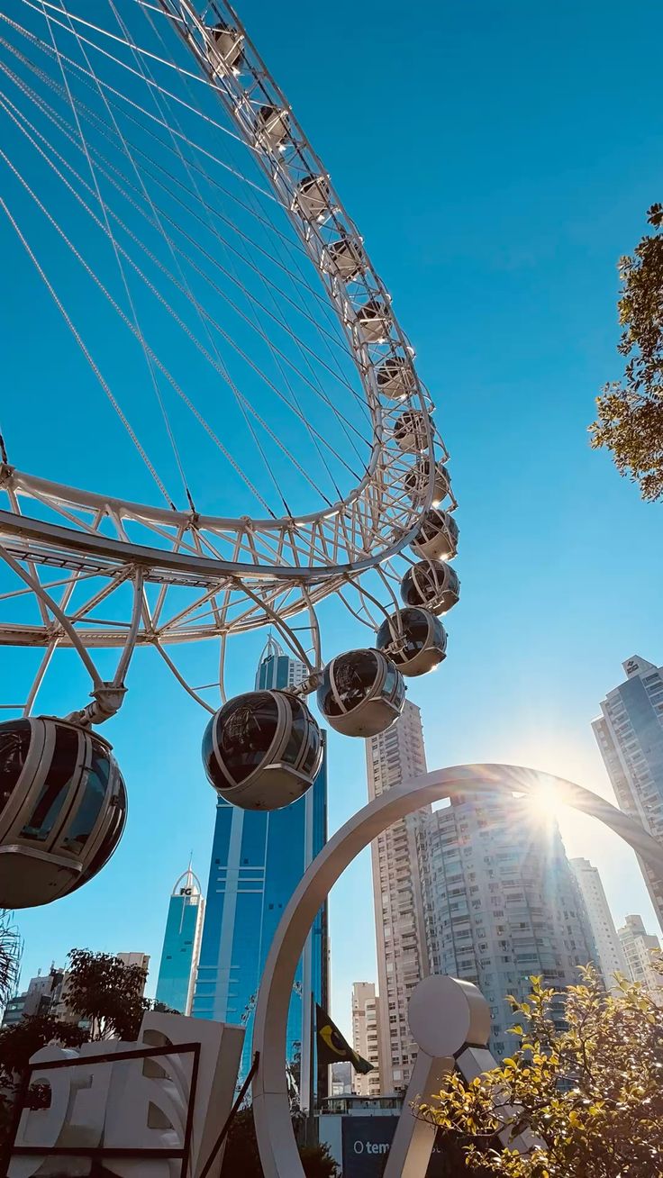 CAMBORIÚ: SOL, PLAYA Y DIVERSIÓN SIN FIN - imagen 2